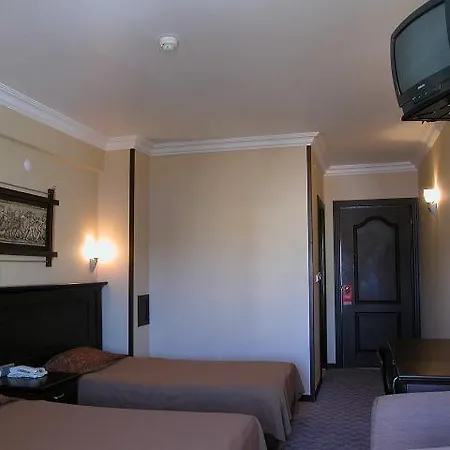Otel Karen 3*